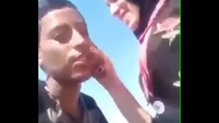Arabisk hijab Hot kyssende teenage algerisk