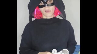 Se min lidenskabelige selvfornøjelse med en kattemaske og store bryster